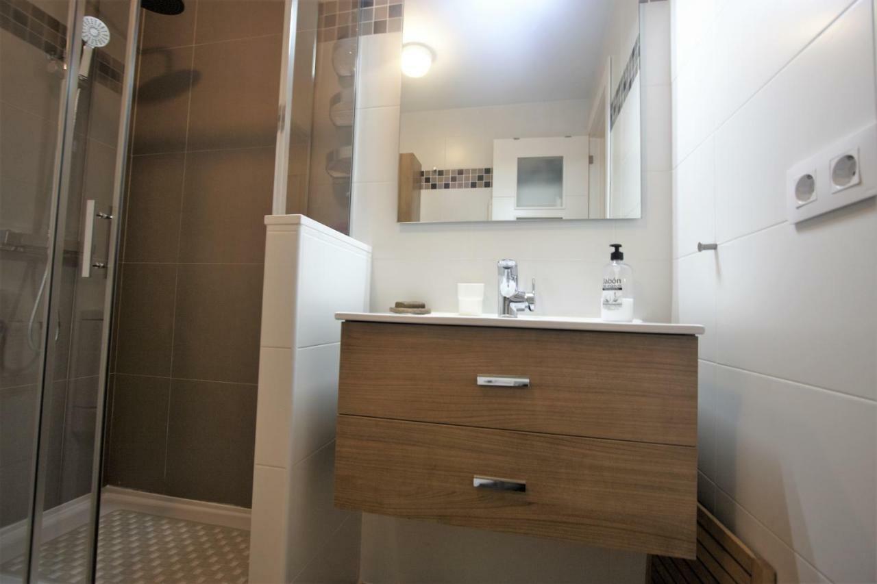 Bonito Apart. Con Parking Y Piscina Mairena del Aljarafe Exterior photo